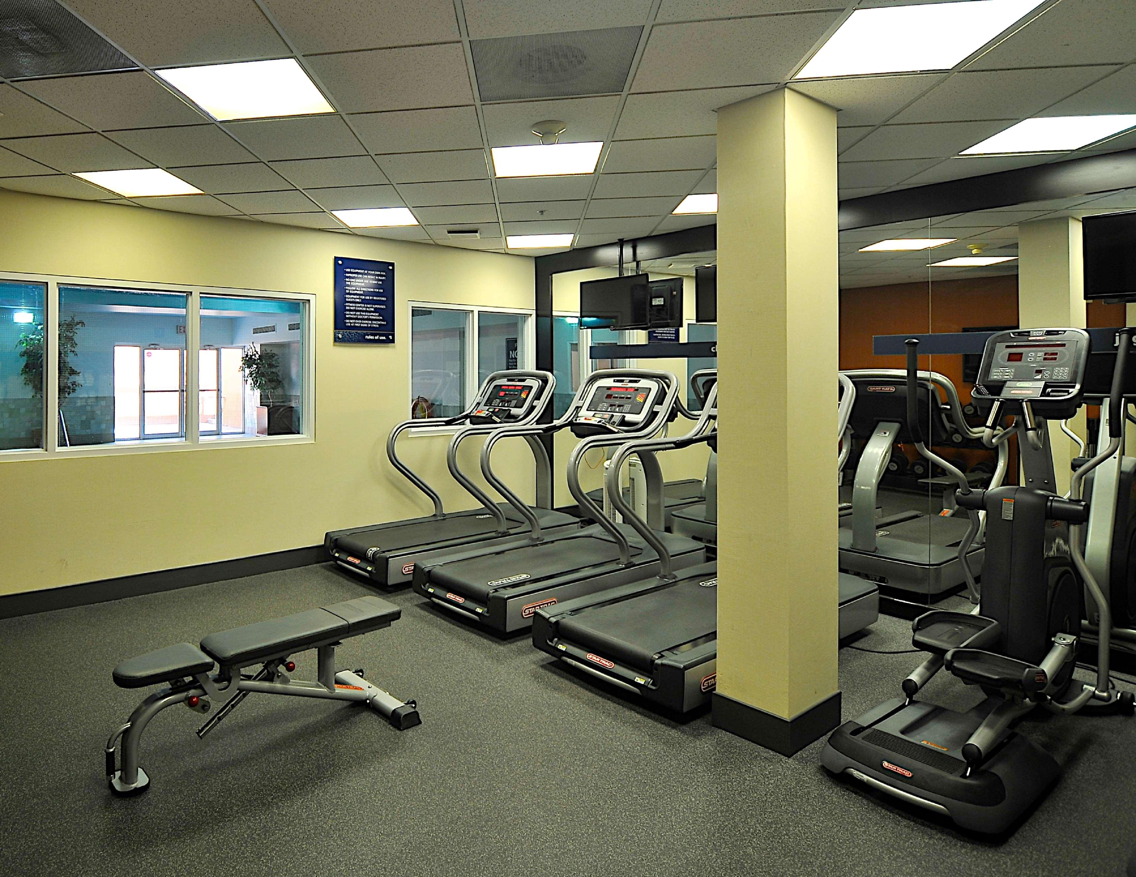 Hampton & By Hilton Calgary-airport 3*