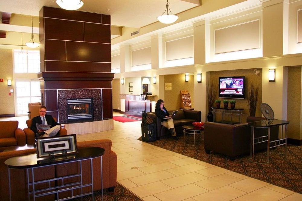 Hampton & By Hilton Calgary-airport Hotel 3*