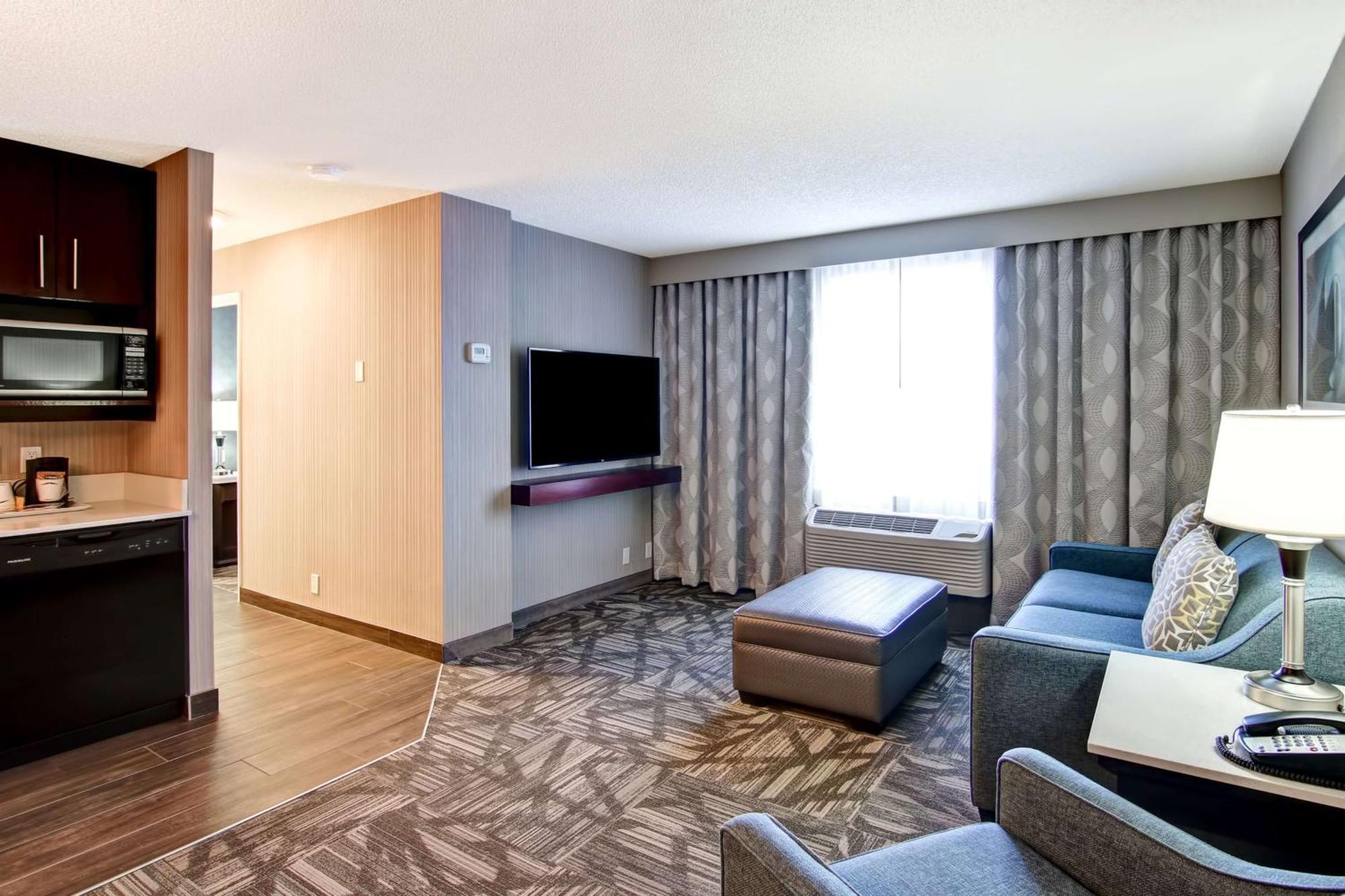 Hampton & By Hilton Calgary-airport Calgary