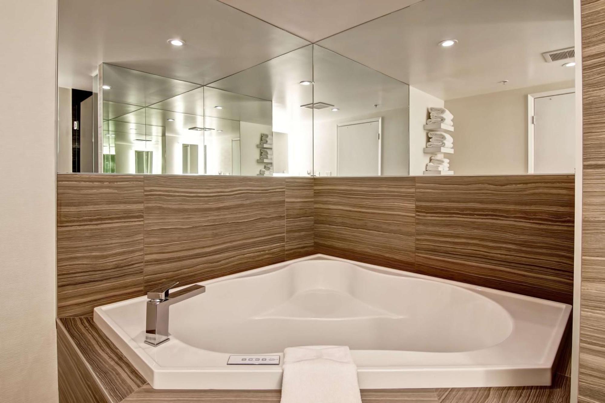 Hotel Hampton & By Hilton Calgary-airport Calgary