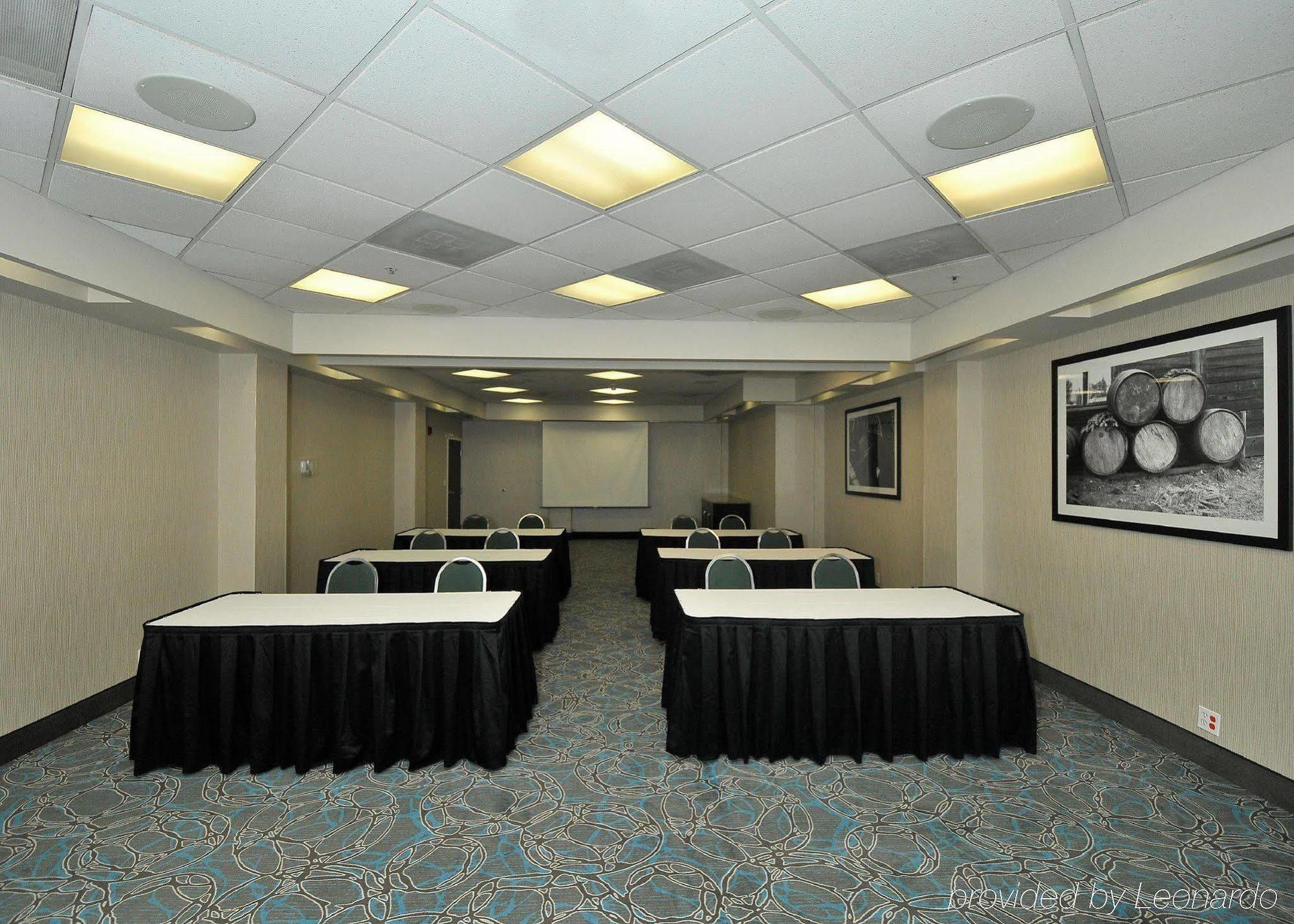 Hampton & By Hilton Calgary-airport