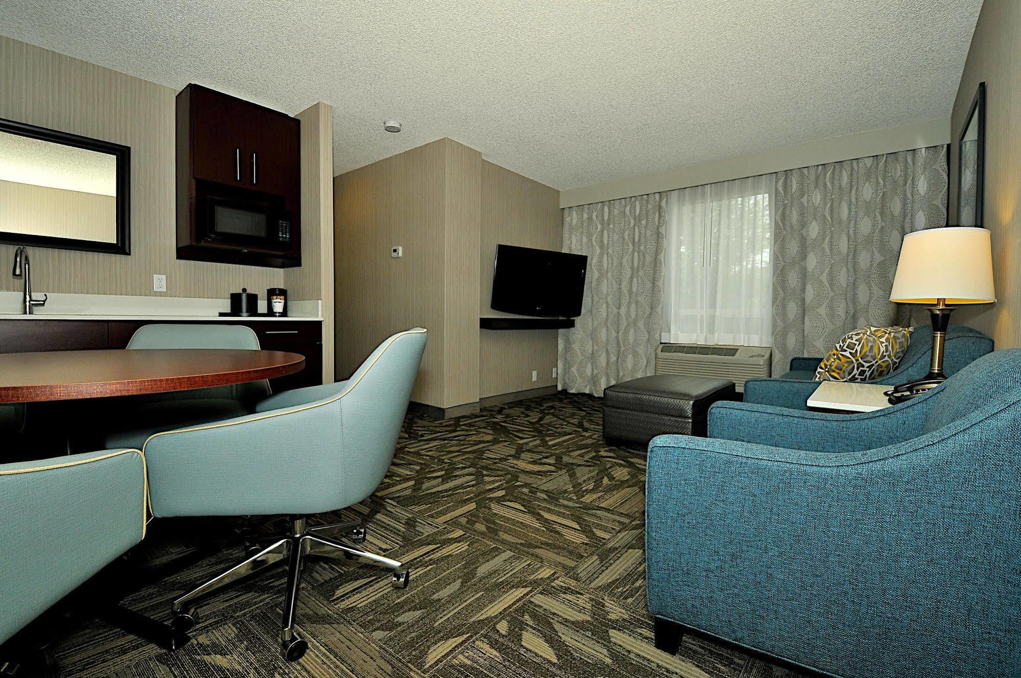 Hampton & By Hilton Calgary-airport 3* Calgary
