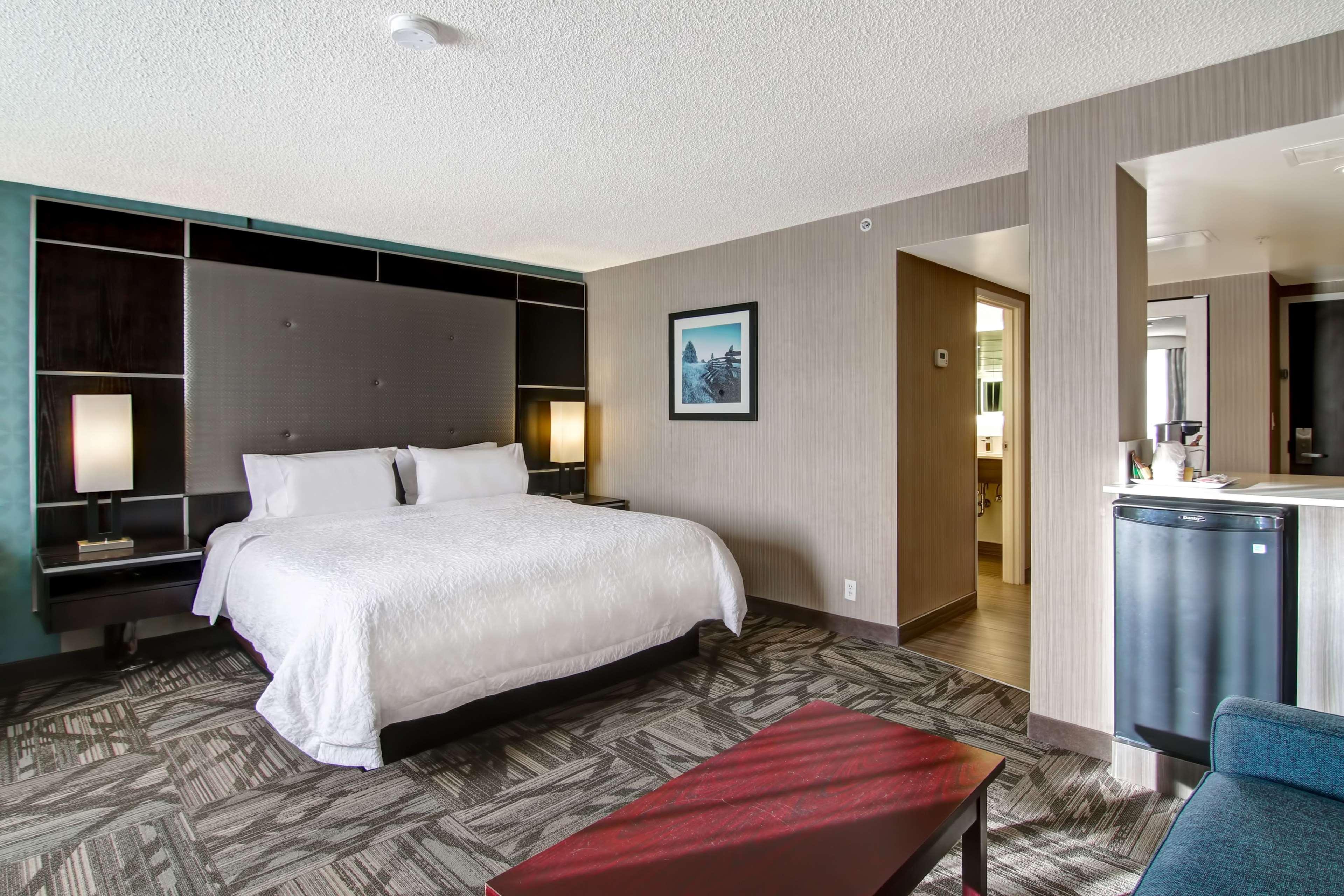 Hampton & By Hilton Calgary-airport Hotel Calgary
