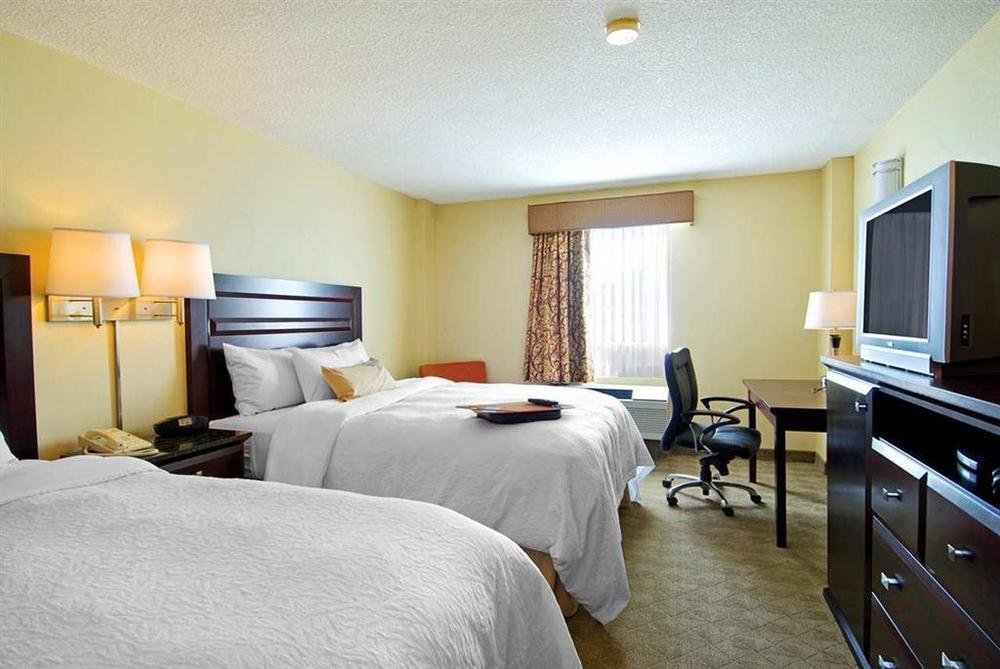 Hampton & By Hilton Calgary-airport