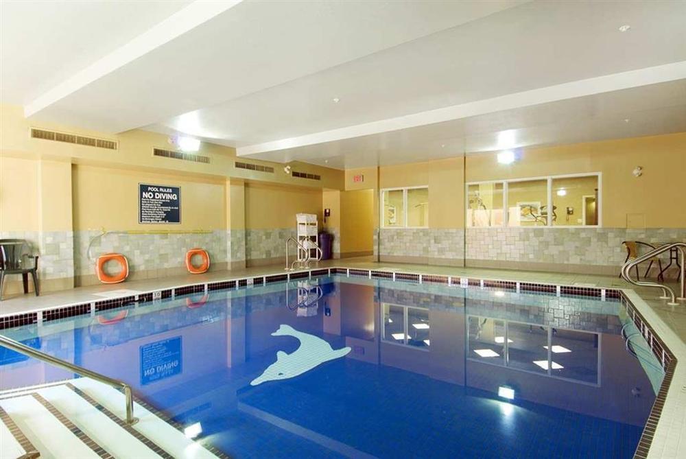 Hampton & By Hilton Calgary-airport Hotel 3*