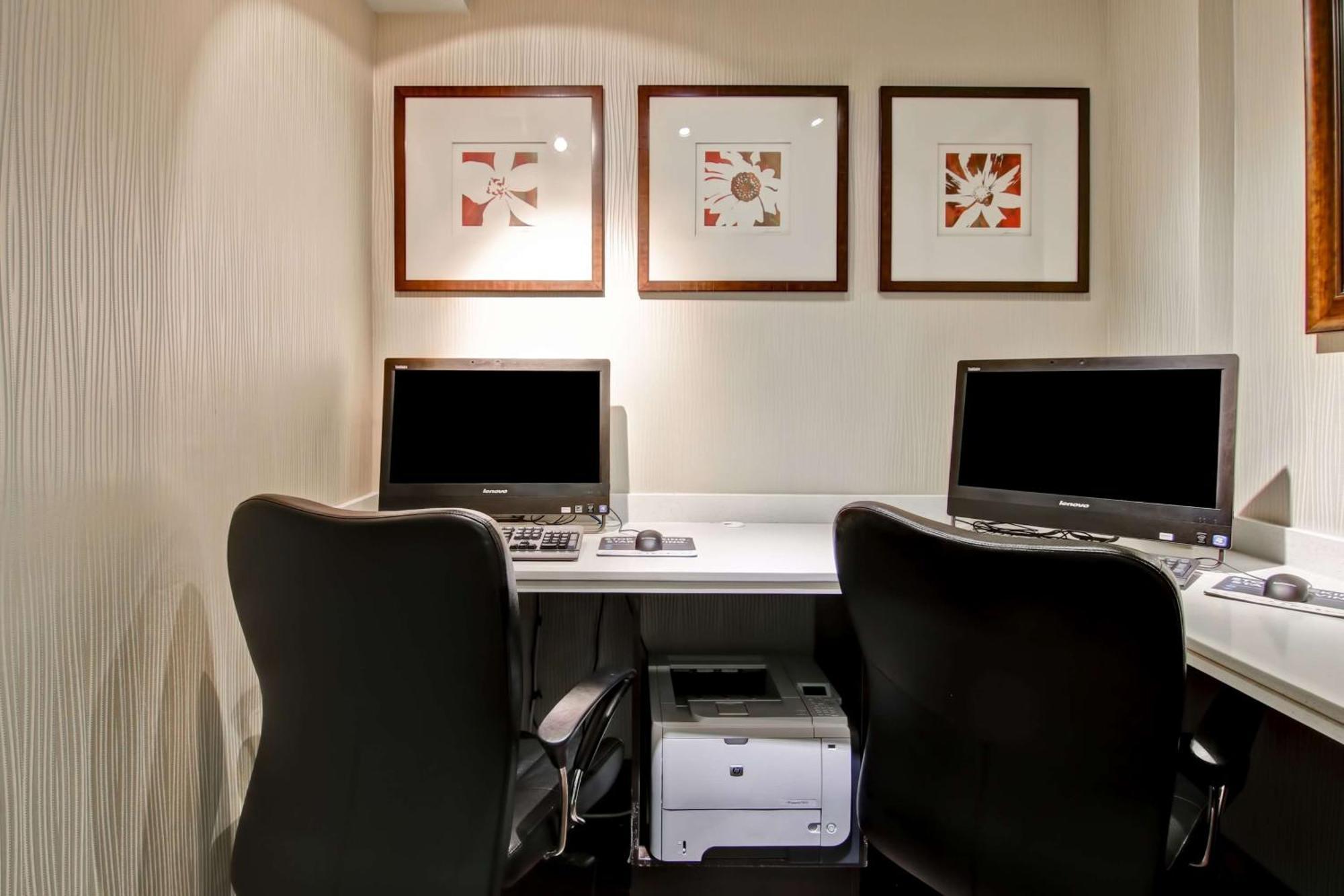 Hampton & By Hilton Calgary-airport Hotel Calgary
