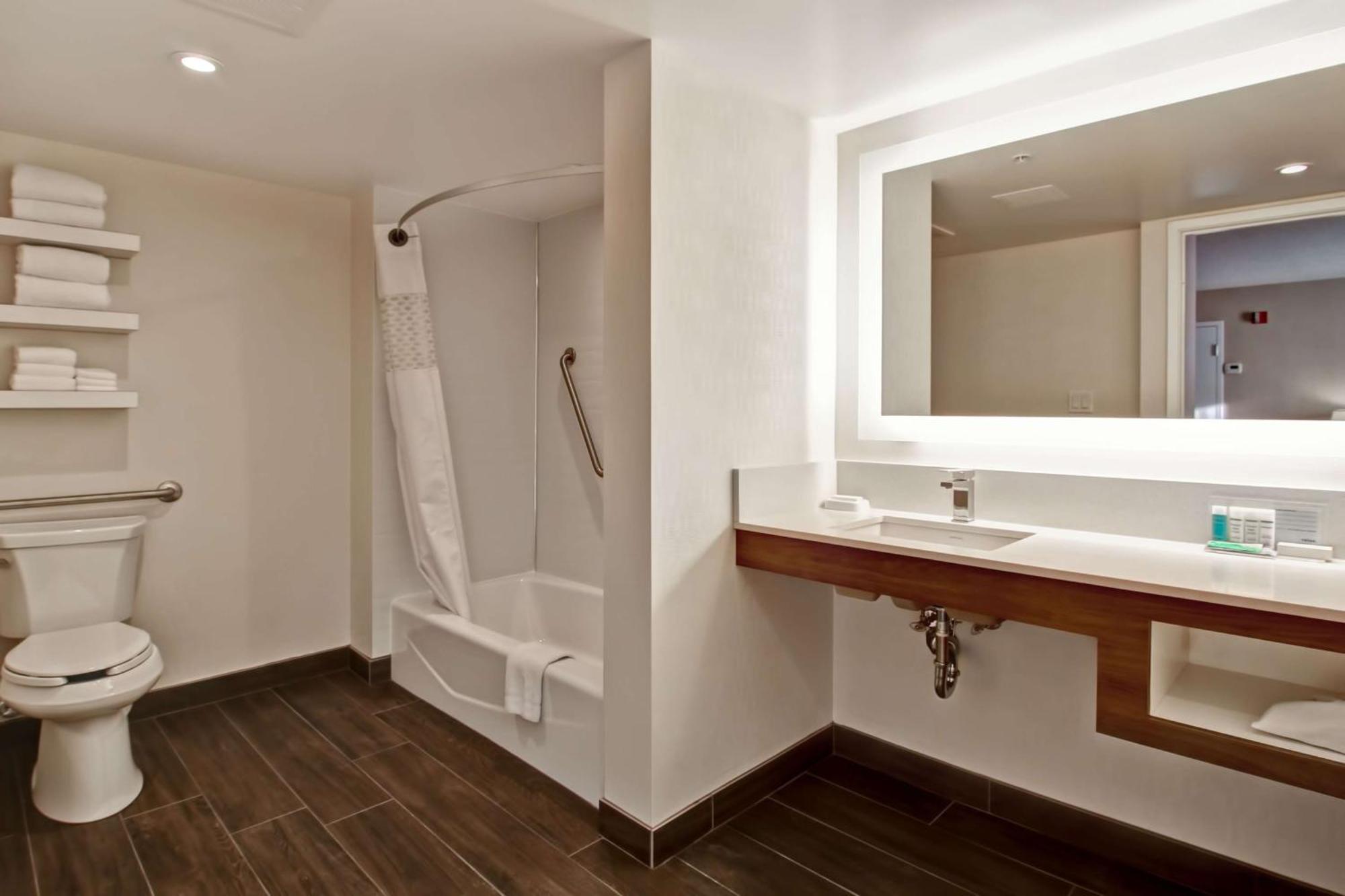 Hotel Hampton & By Hilton Calgary-airport Calgary