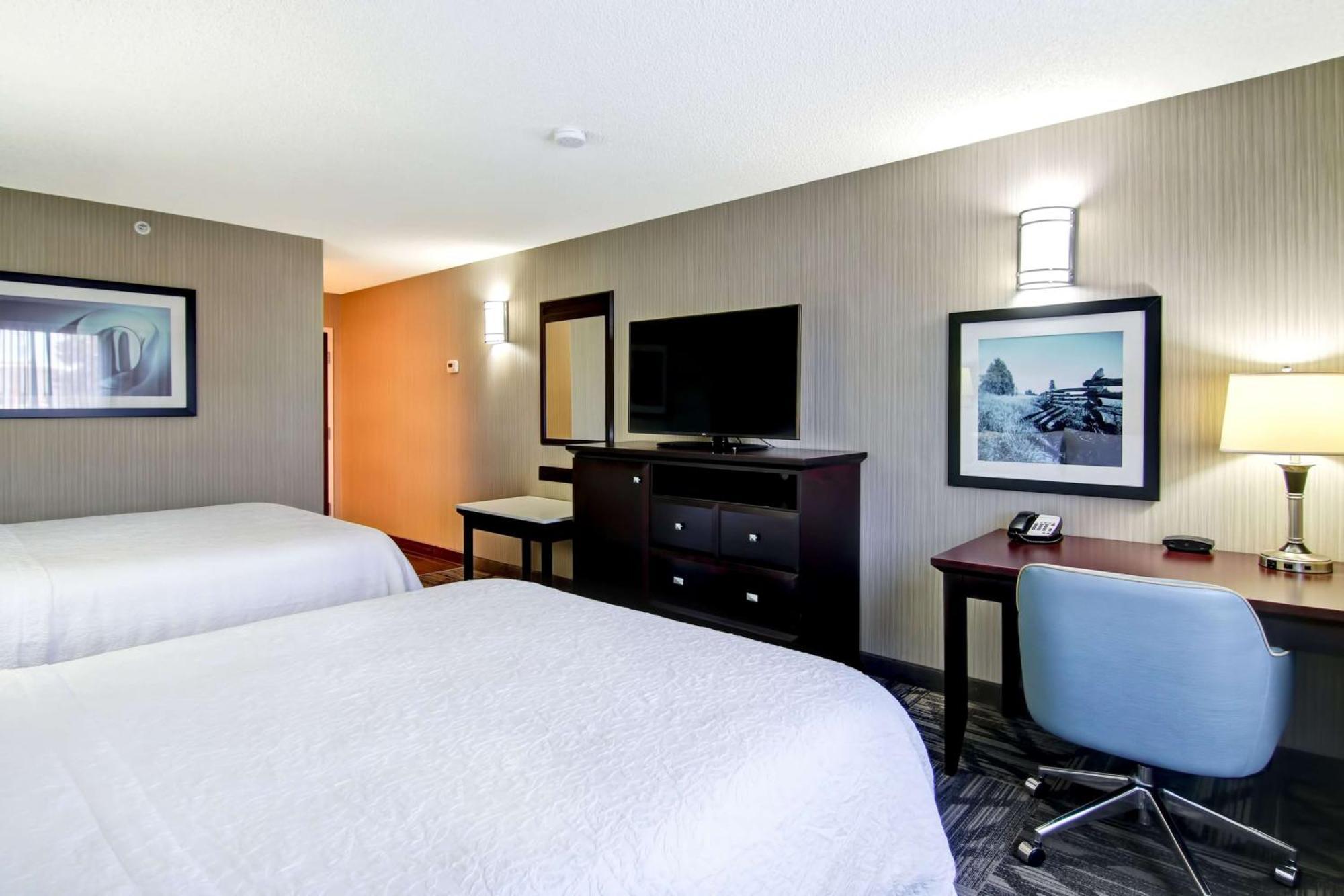 Hampton & By Hilton Calgary-airport Hotel Calgary