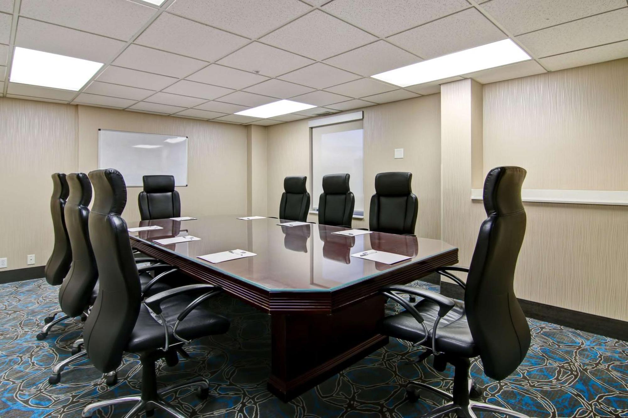 Hotel Hampton & By Hilton Calgary-airport Calgary