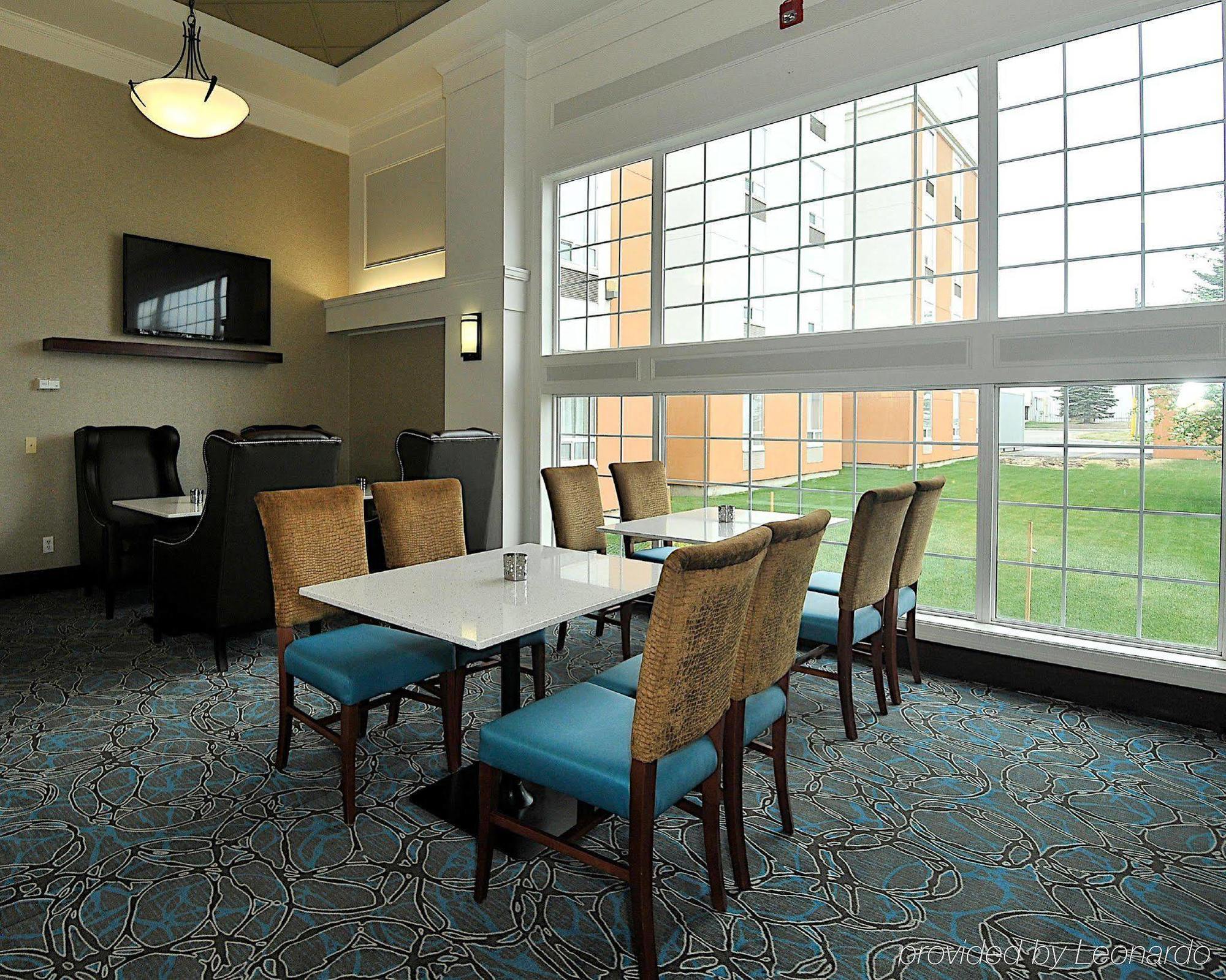 Hampton & By Hilton Calgary-airport Hotel 3*