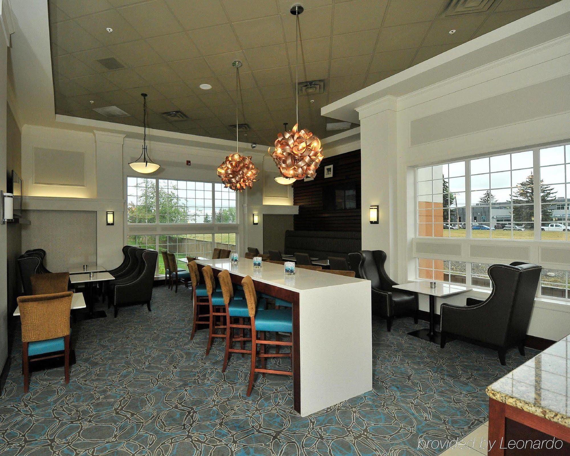 Hampton & By Hilton Calgary-airport Hotel
