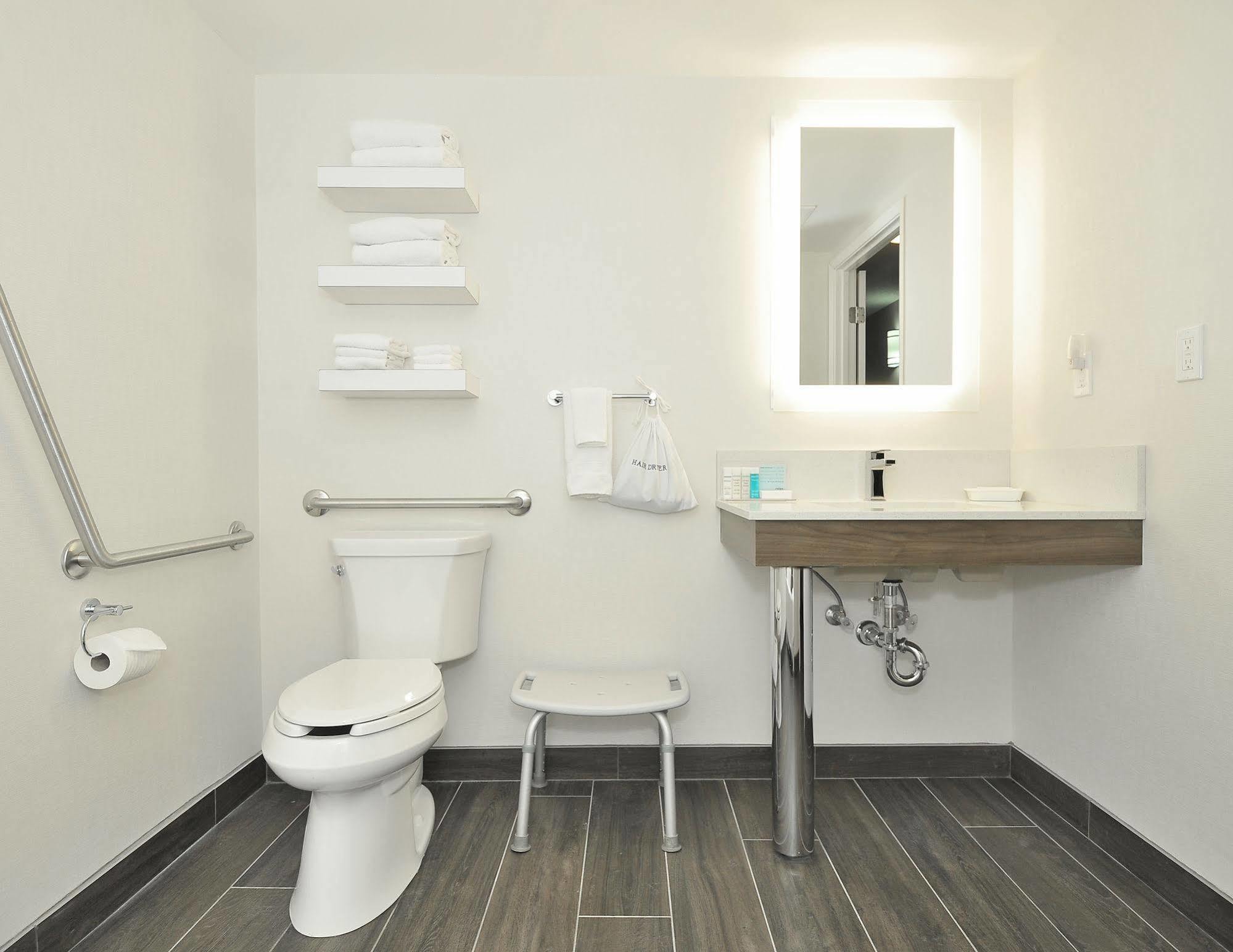 Hampton & By Hilton Calgary-airport Calgary