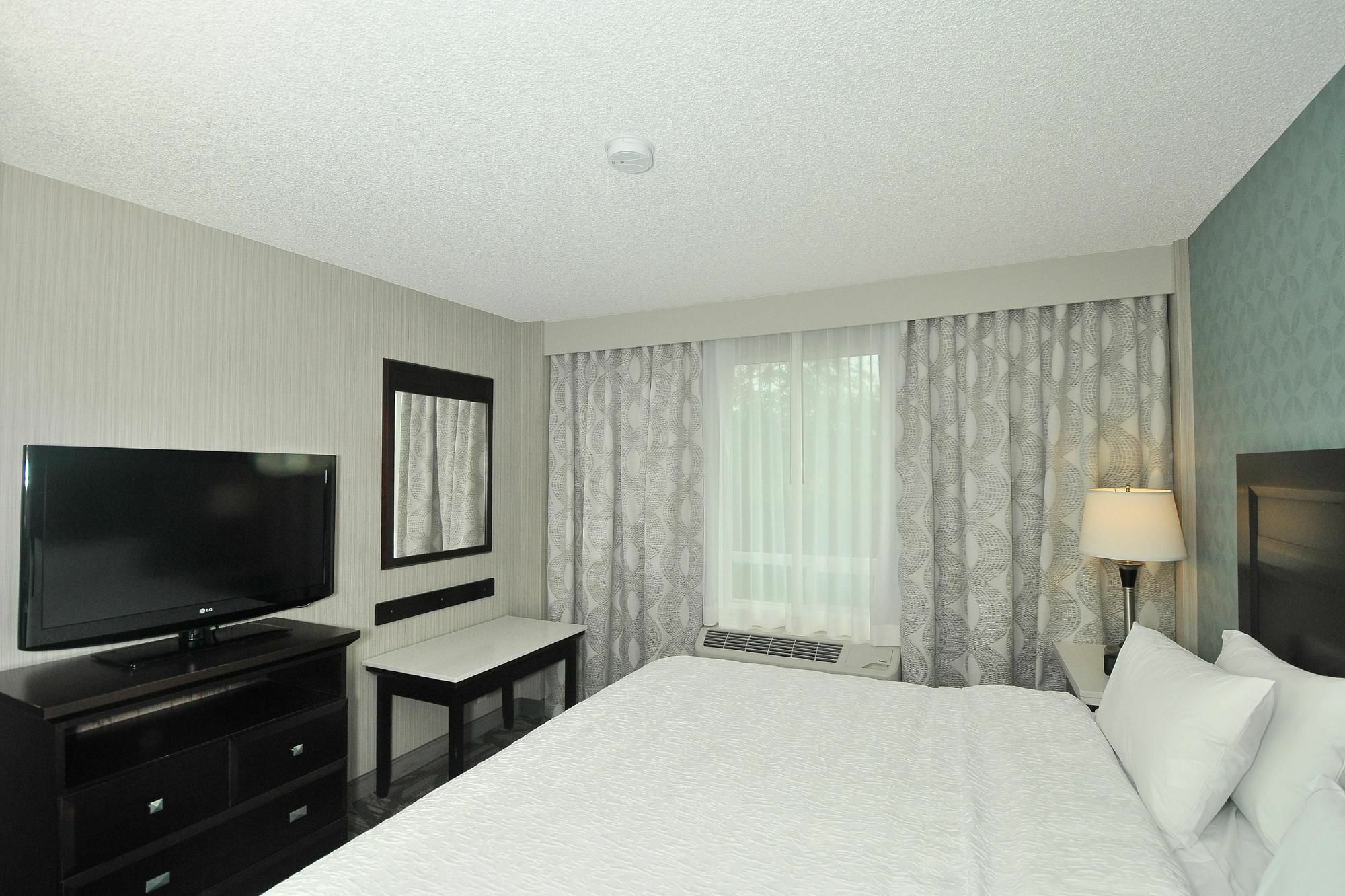 Hotel Hampton & By Hilton Calgary-airport