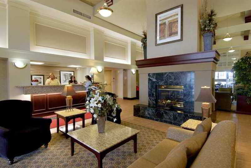 Hampton & By Hilton Calgary-airport